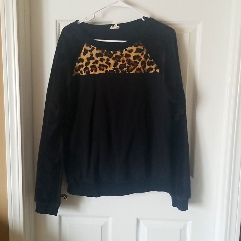 Sweatshirt